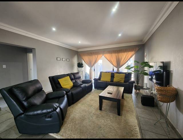 3 BEDROOM HOUSE FOR SALE IN ARCON PARK